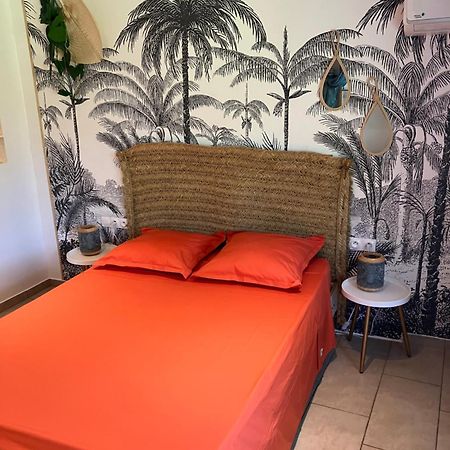Gites Le Petit Voyageur Sainte-Anne  Ngoại thất bức ảnh