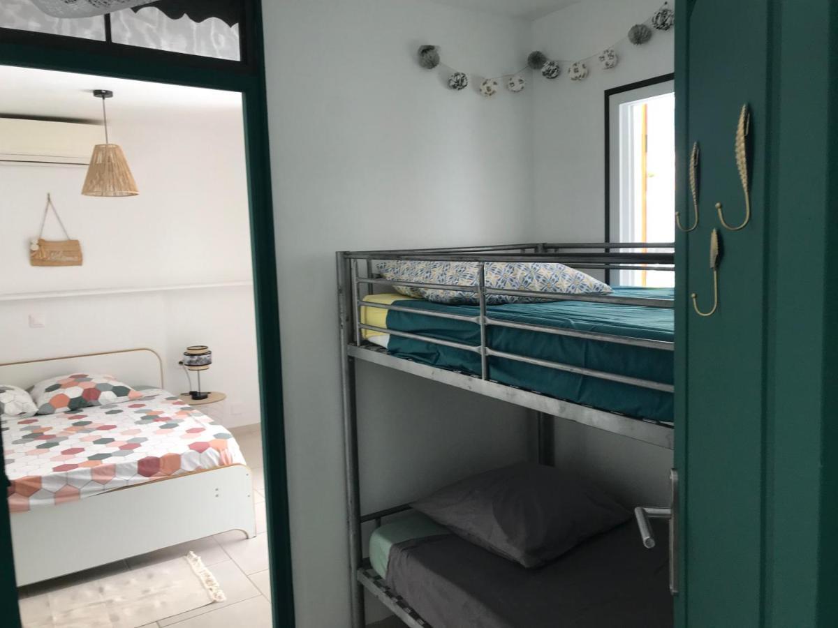 Gites Le Petit Voyageur Sainte-Anne  Ngoại thất bức ảnh