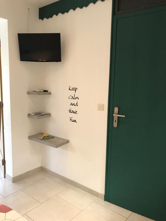 Gites Le Petit Voyageur Sainte-Anne  Ngoại thất bức ảnh