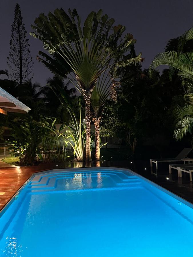 Gites Le Petit Voyageur Sainte-Anne  Ngoại thất bức ảnh