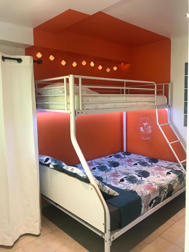 Gites Le Petit Voyageur Sainte-Anne  Ngoại thất bức ảnh